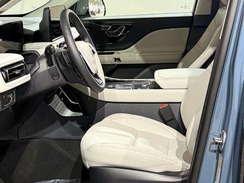 New 2026 Lincoln Aviator AWD image 45