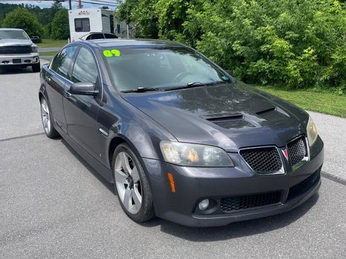 Used 2009 Pontiac G8 GT w/ Premium Package RWD image 2