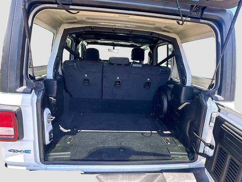 Certified 2023 Jeep Wrangler Unlimited w/ Cold Weather Group AWD/4WD image 29