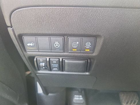 Used 2019 Nissan Armada Platinum w/ Captain's Chairs Package AWD/4WD image 10