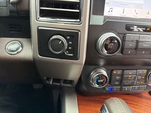 Used 2019 Ford F150 King Ranch w/ Equipment Group 601A Luxury AWD/4WD image 22