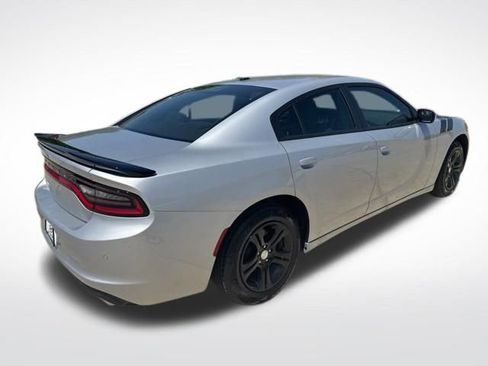 Used 2022 Dodge Charger SXT RWD image 3