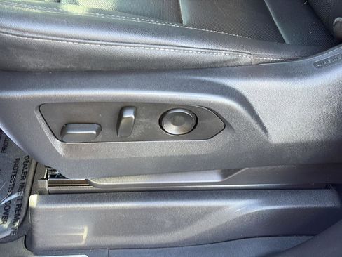 Used 2023 GMC Sierra 1500 SLT w/ SLT Convenience Package image 11