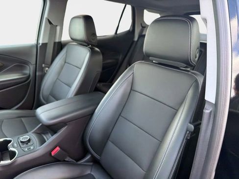 Used 2023 GMC Terrain SLT w/ Infotainment Package II FWD image 20