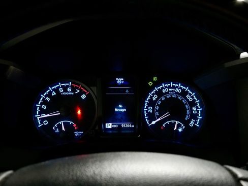 Used 2022 Toyota Tacoma TRD Off-Road w/ TRD Premium Off Road Package image 16