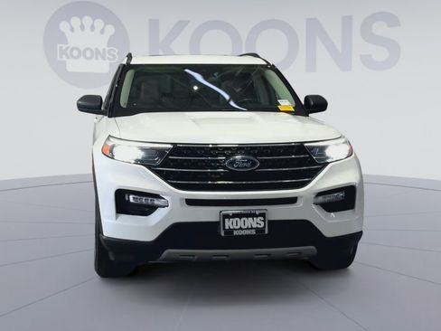 Used 2022 Ford Explorer XLT w/ Equipment Group 202A AWD/4WD image 4