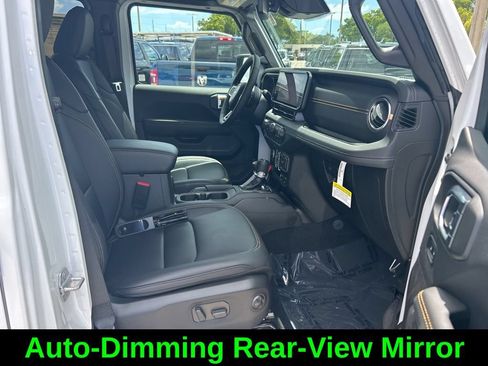 Certified 2025 Jeep Wrangler Unlimited Sahara AWD/4WD image 25