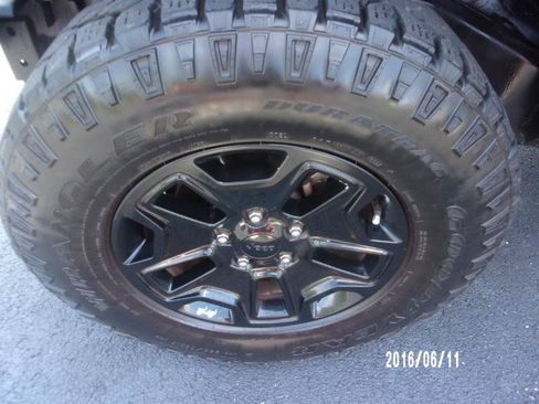 Used 2016 Jeep Wrangler Sport AWD/4WD image 14
