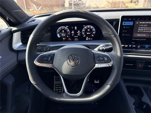 New 2026 Volkswagen Tiguan SE R-Line AWD/4WD image 9