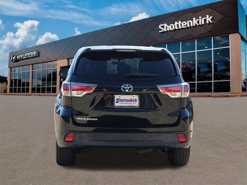 Used 2016 Toyota Highlander LE image 7