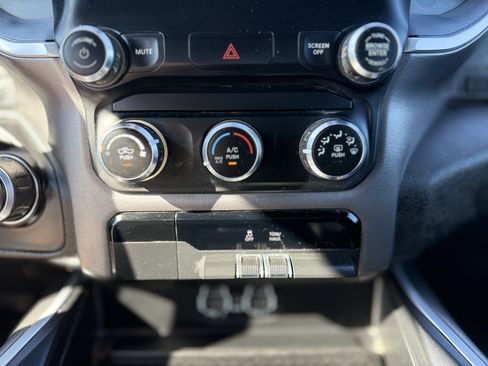 Used 2021 RAM 1500 Big Horn AWD/4WD image 36