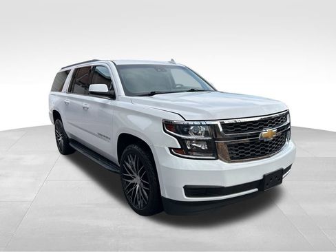 Used 2019 Chevrolet Suburban LT image 8