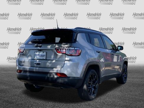 Used 2023 Jeep Compass Latitude w/ Sun and Sound Group AWD/4WD image 10