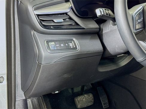 Used 2025 Buick Enclave Preferred image 8