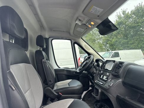 Used 2025 RAM ProMaster 2500 w/ Convenience Group FWD image 4