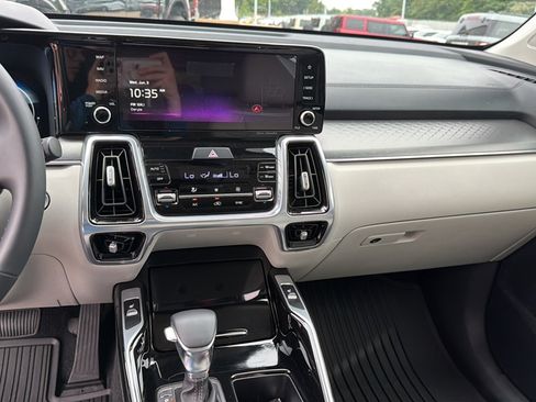 Used 2023 Kia Sorento SX AWD/4WD image 8