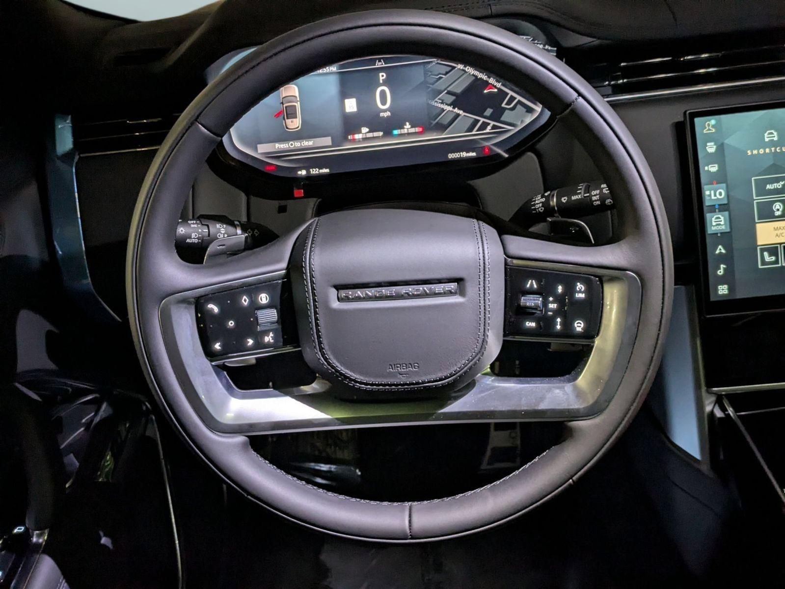New 2026 Land Rover Range Rover Long Wheelbase SE AWD/4WD image 17