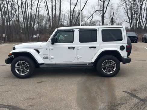 Used 2019 Jeep Wrangler Unlimited Sahara w/ Uconnect 4C Nav & Sound Group image 2