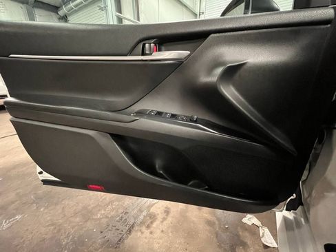 Used 2020 Toyota Camry LE FWD image 33