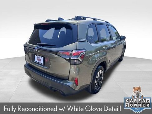 Certified 2025 Subaru Forester Premium AWD/4WD image 8