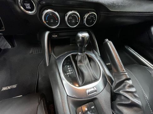 Used 2022 MAZDA MX-5 Miata RF Grand Touring RWD image 15