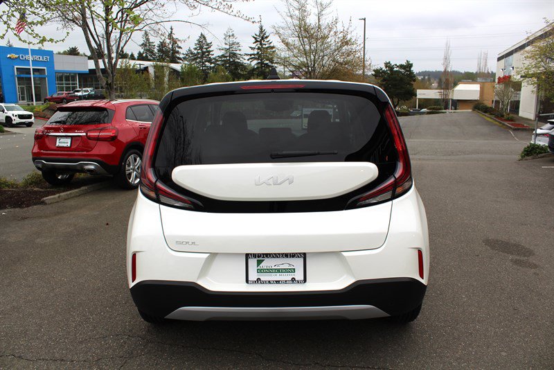 Used 2023 Kia Soul S FWD image 4