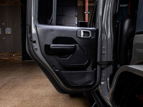 Used 2019 Jeep Wrangler Unlimited Sport S AWD/4WD image 37