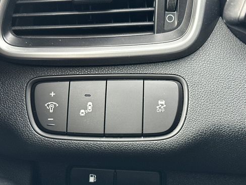 Used 2020 Kia Sorento S image 32