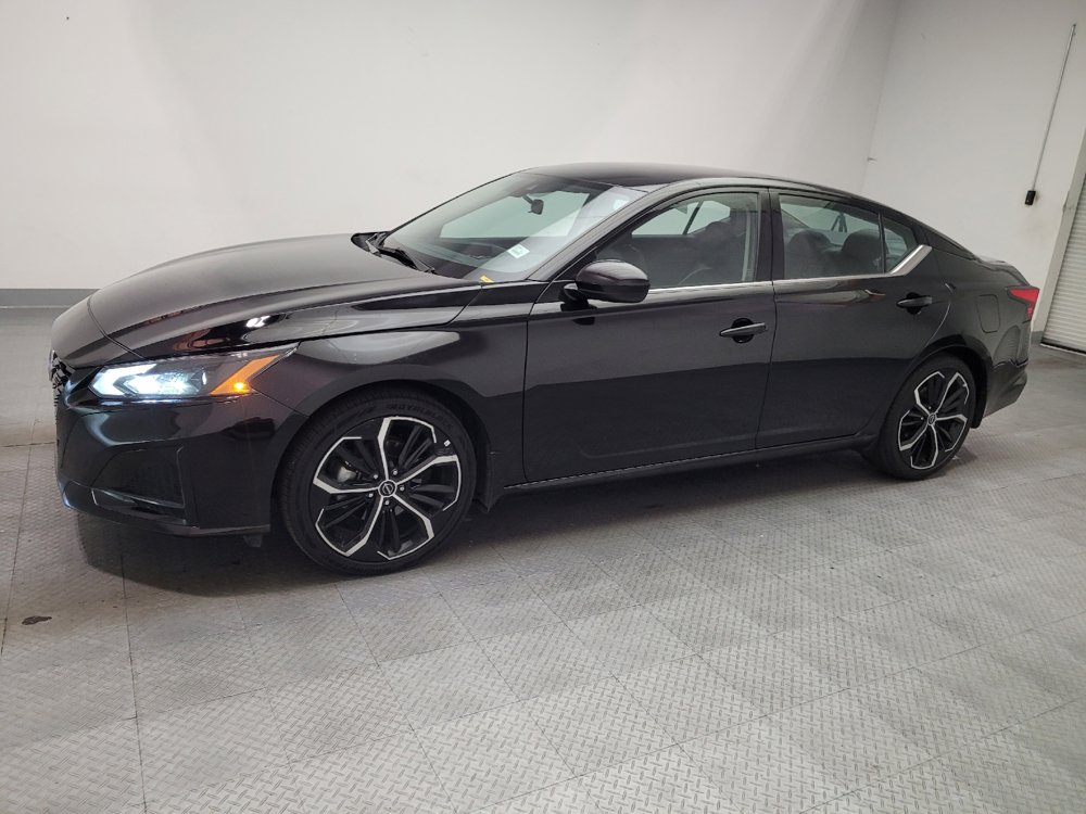 Used 2024 Nissan Altima 2.5 SR FWD image 2