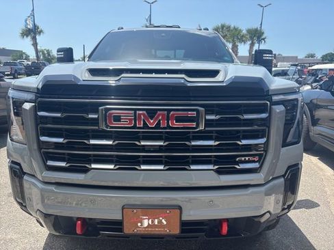 Used 2025 GMC Sierra 2500 AT4 w/ AT4 Premium Plus Package AWD/4WD image 8