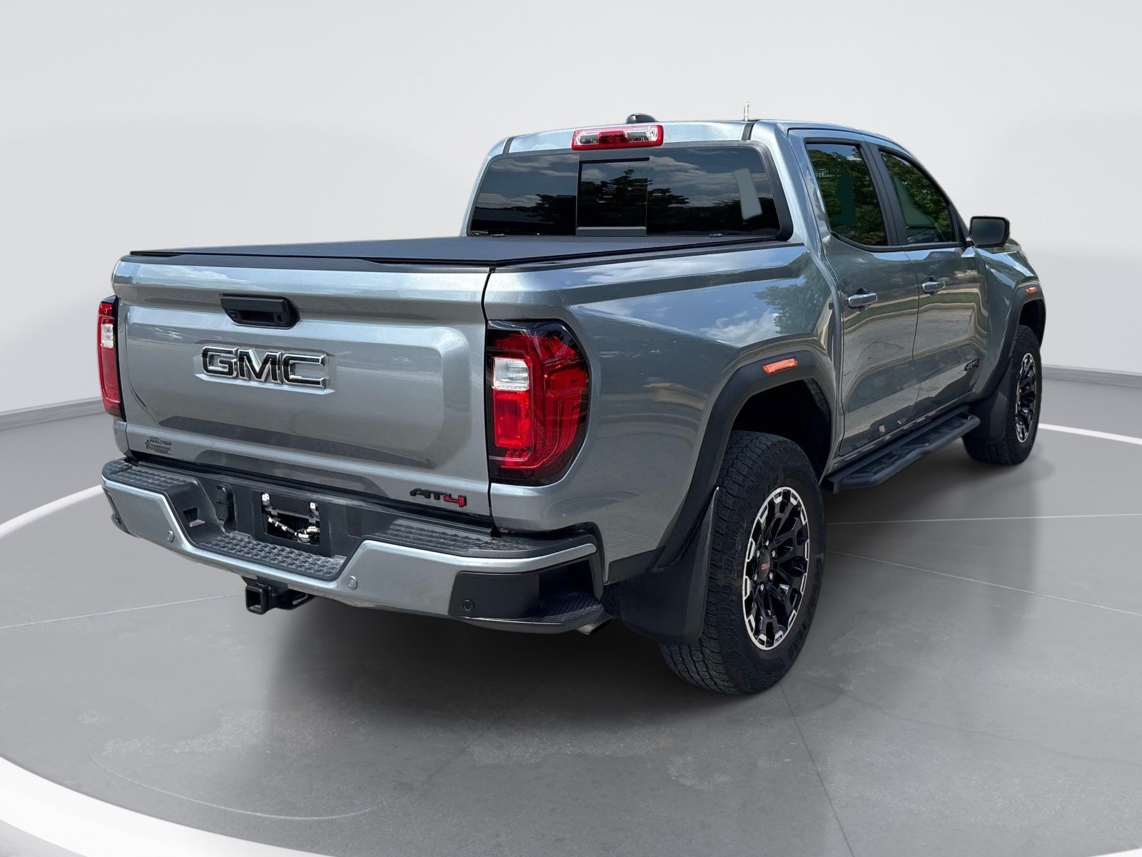 Used 2026 GMC Canyon AT4 w/ Technology Plus Package AWD/4WD image 8
