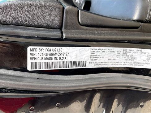 Used 2021 Jeep Grand Cherokee Laredo X AWD/4WD image 35