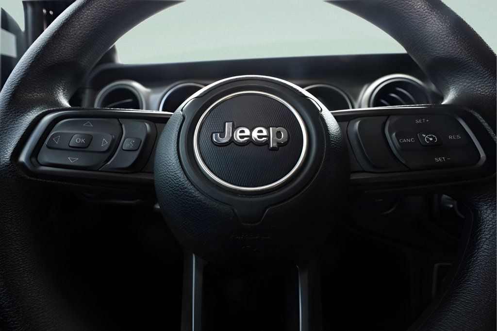 Used 2022 Jeep Gladiator Sport AWD/4WD image 34