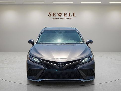 Used 2023 Toyota Camry XSE FWD image 8