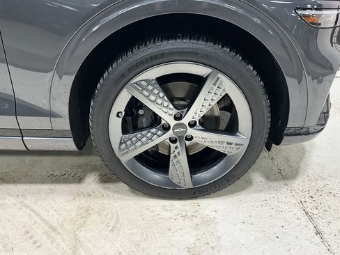 Used 2022 Genesis GV70 3.5T Sport w/ Sport Prestige Package image 11