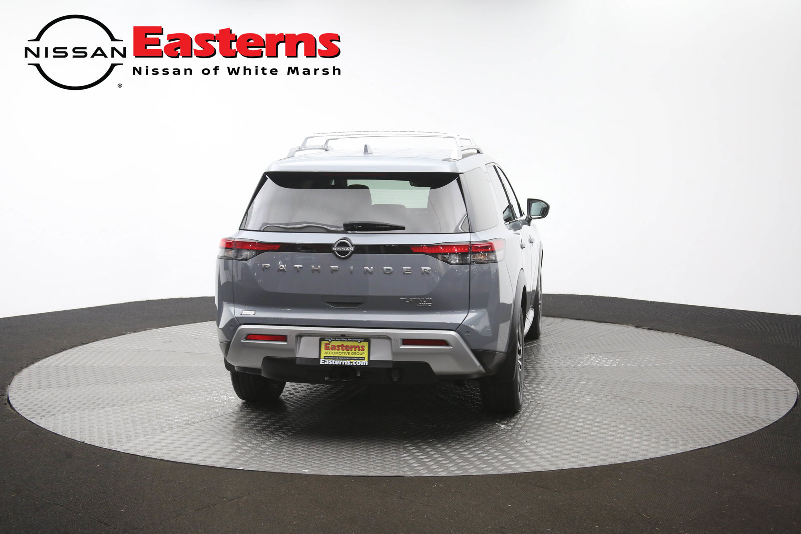 Used 2023 Nissan Pathfinder Platinum w/ Cargo Package AWD/4WD image 37