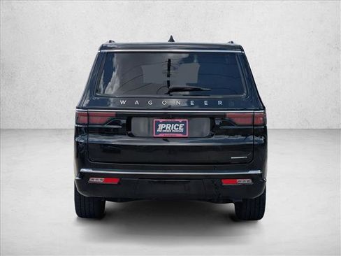 Used 2024 Jeep Wagoneer L Series II RWD image 6