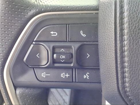 Used 2025 Toyota 4Runner SR5 image 17