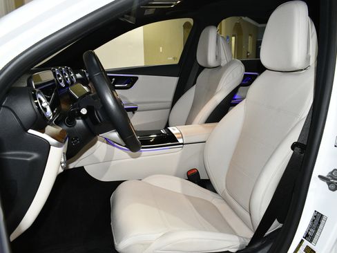 Used 2023 Mercedes-Benz C 300 Sedan image 7