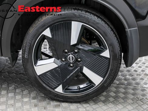 Used 2025 Nissan Kicks SR image 65