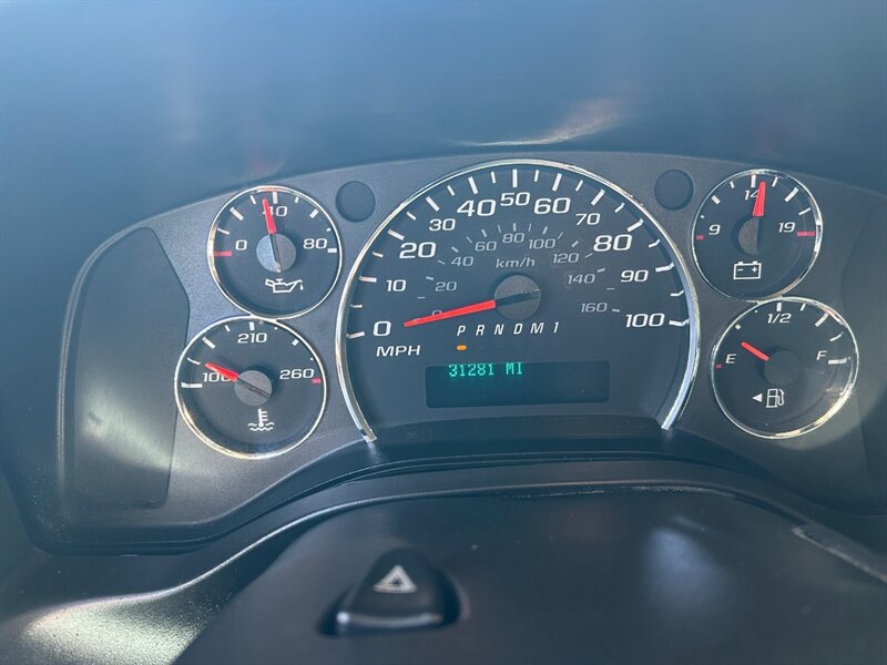 Used 2014 Chevrolet Express 2500 RWD image 15