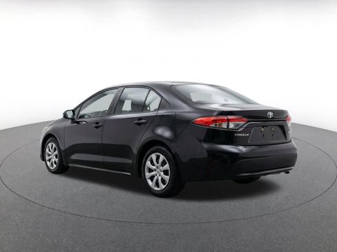 Used 2025 Toyota Corolla LE FWD image 7