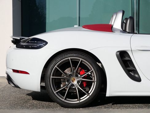 Used 2018 Porsche 718 Boxster GTS image 9