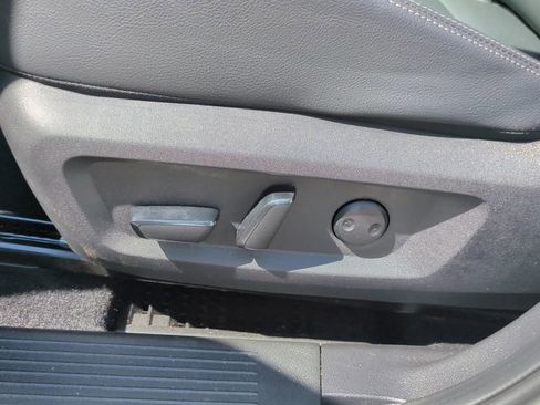Used 2025 Nissan Rogue SL w/ Tech Package AWD/4WD image 12
