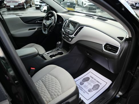Used 2019 Chevrolet Equinox LS AWD/4WD image 24