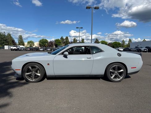 Used 2022 Dodge Challenger R/T Scat Pack w/ Dynamics Package RWD image 5