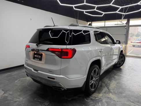 Used 2018 GMC Acadia Denali w/ Technology Package AWD/4WD image 5