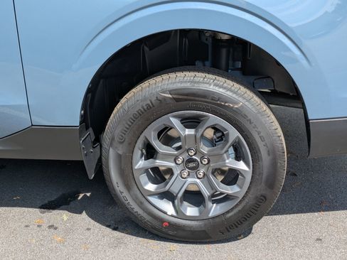 New 2026 Ford Maverick XLT w/ XLT Luxury Package FWD image 8