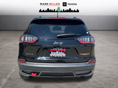 Used 2020 Jeep Cherokee Trailhawk AWD/4WD image 4