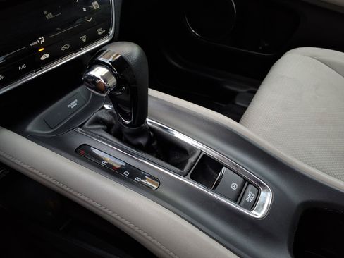 Used 2019 Honda HR-V EX image 22